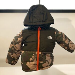 The North Face 18-24m Puffer Coat Camo Reversible